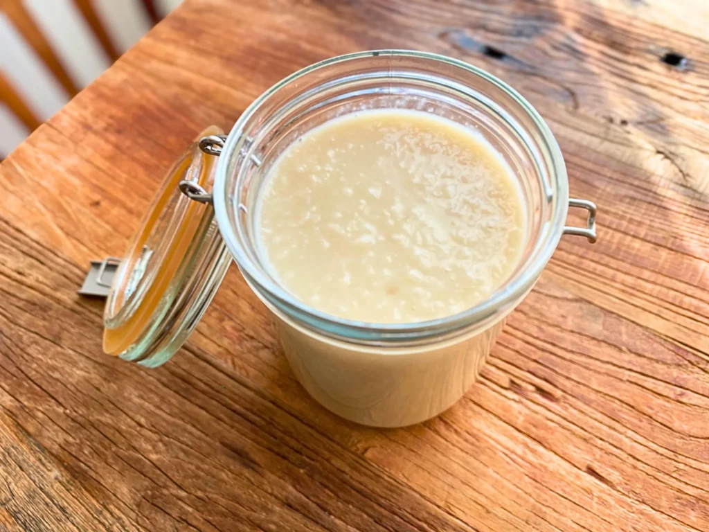 手作りの甘麹。砂糖代用として使える甘酒の素