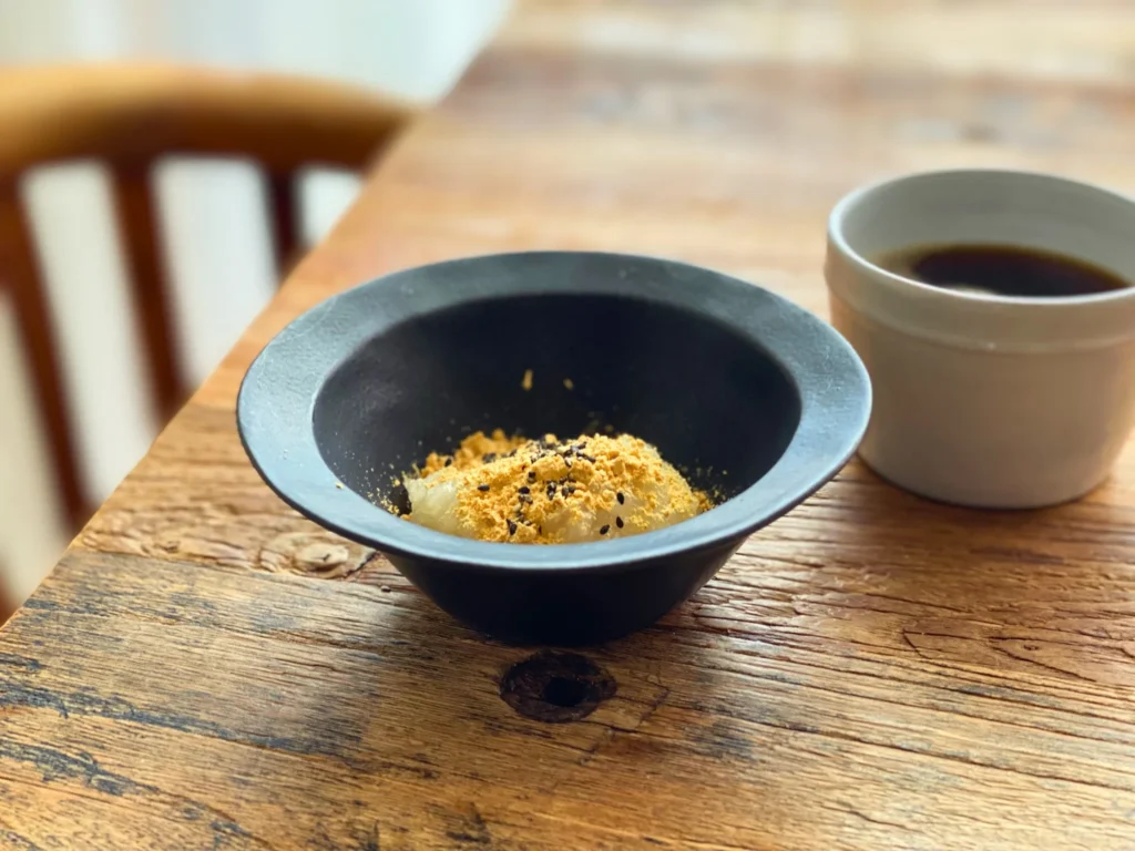 甘酒もちとコーヒーのおやつタイム