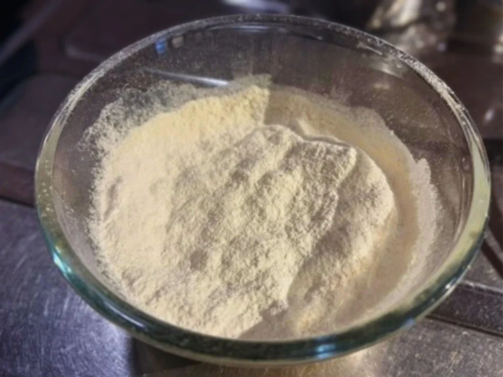 振るった粉類を加えたところ