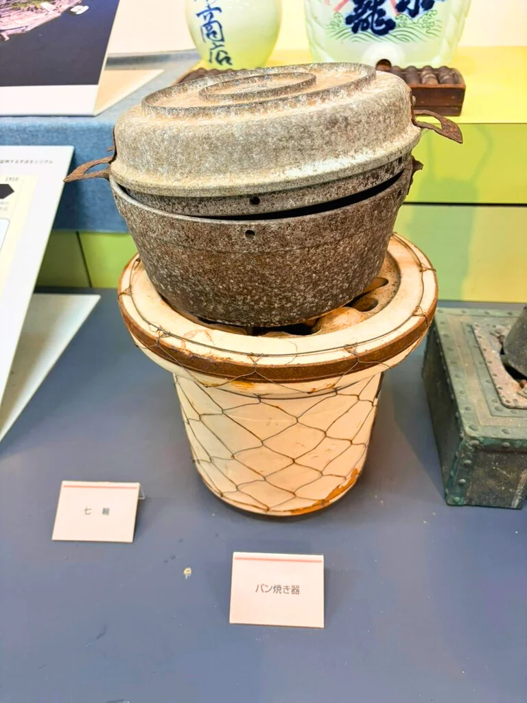 高島石炭資料館に展示されている当時のパン焼き器