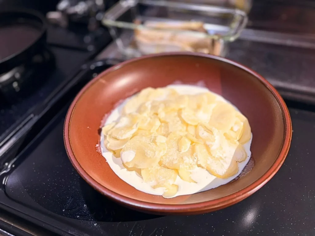 焼く前のポテトグラタン